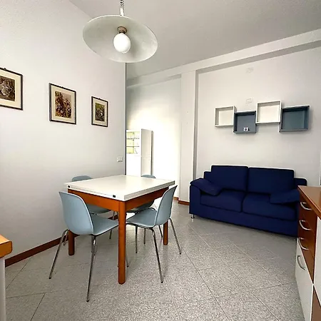 Comfortable House Close To The In Apartman